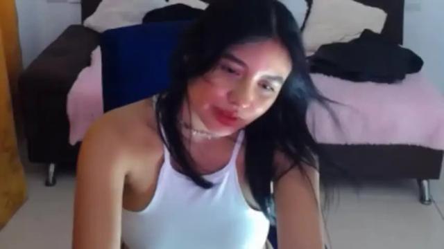 Image 6 of emiliross Stream on Chaturbate on 20 months ago