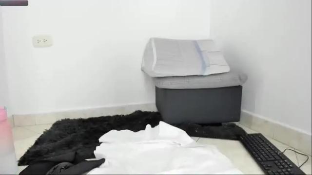 Image 10 of emilly__harper Stream on Chaturbate on 18 months ago