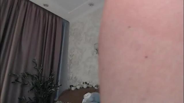 Image 2 of emilly_angel Stream on Chaturbate on 2 months ago