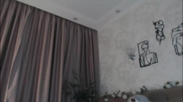 Image 7 of emilly_angel Stream on Chaturbate on 1 month ago