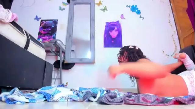 Image 7 of emilly_coper18 Stream on Chaturbate on 1 month ago