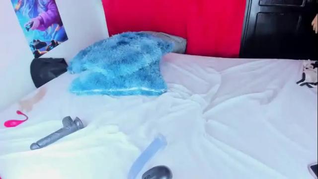 Image 12 of emilly_coper18 Stream on Chaturbate on 1 month ago