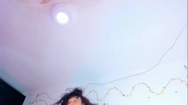 Image 12 of emilly_coper18 Stream on Chaturbate on 28 days ago
