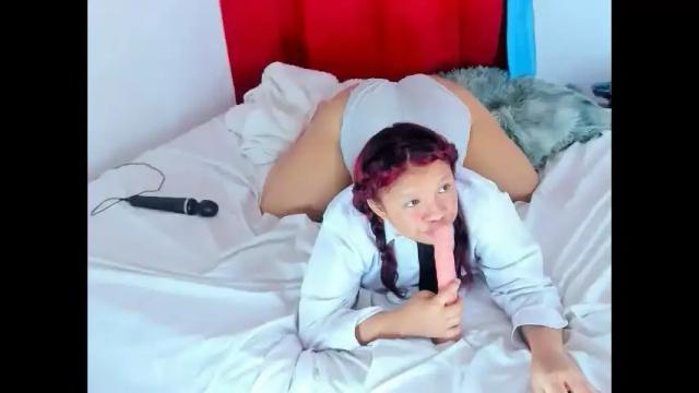 Image 12 of emilly_coper18 Stream on Chaturbate on 1 month ago