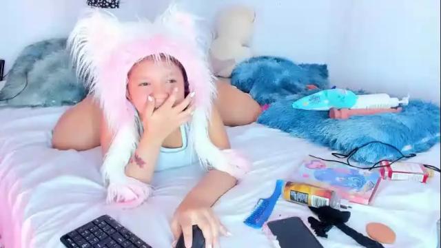 Image 2 of emilly_coper18 Stream on Chaturbate on 6 days ago