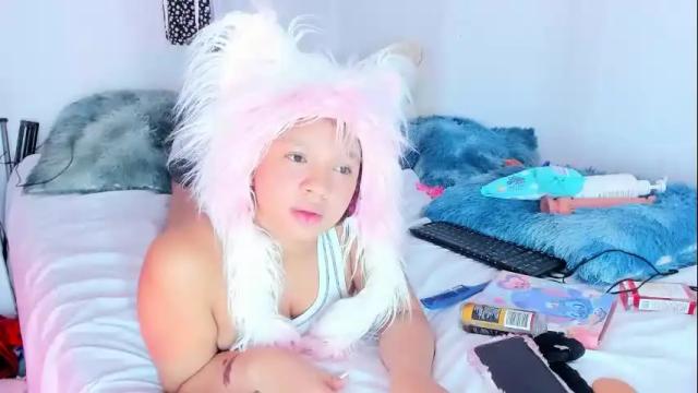 Image 4 of emilly_coper18 Stream on Chaturbate on 6 days ago