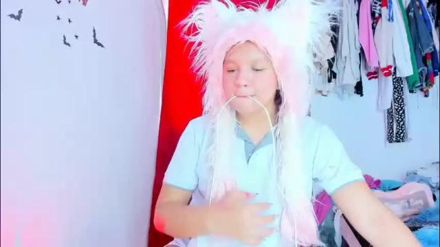 Image 11 of emilly_coper18 Stream on Chaturbate on 2 days ago