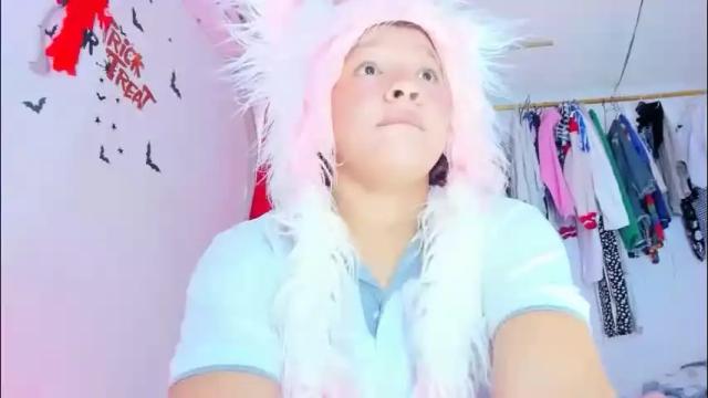 Image 7 of emilly_coper18 Stream on Chaturbate on 2 days ago