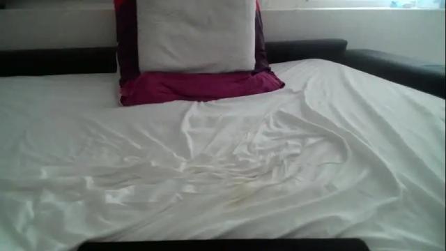 Image 12 of emilly_elli Stream on Chaturbate on 3 months ago