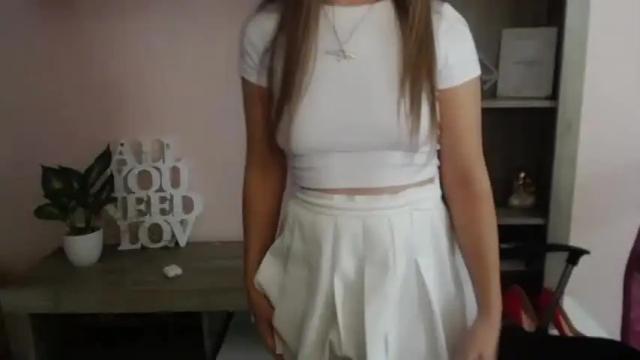 Image 8 of emilly_lust99 Stream on Chaturbate on 13 months ago