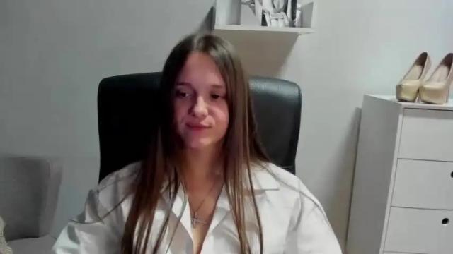 Image 7 of emilly_lust99 Stream on Chaturbate on 13 months ago