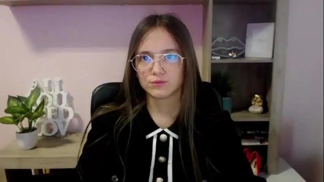 Image 6 of emilly_lust99 Stream on Chaturbate on 13 months ago
