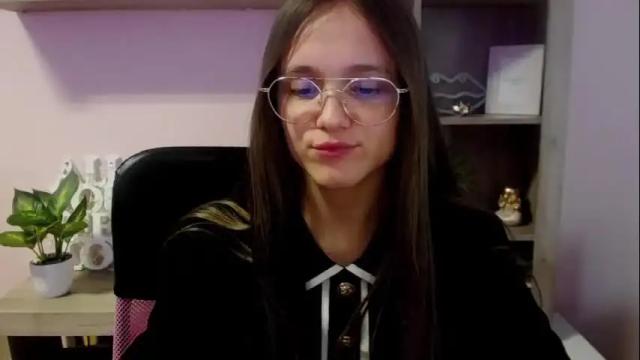 Image 7 of emilly_lust99 Stream on Chaturbate on 13 months ago