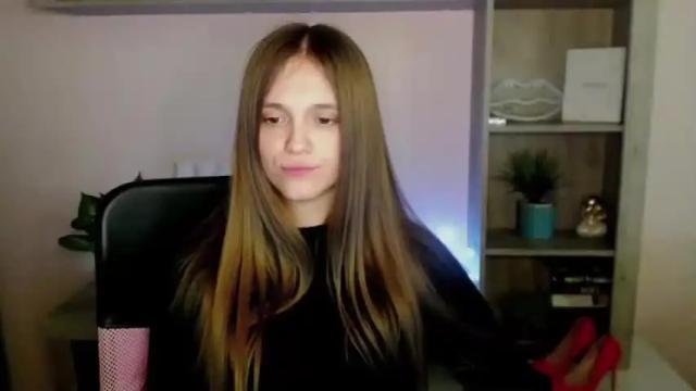 Image 2 of emilly_lust99 Stream on Chaturbate on 13 months ago