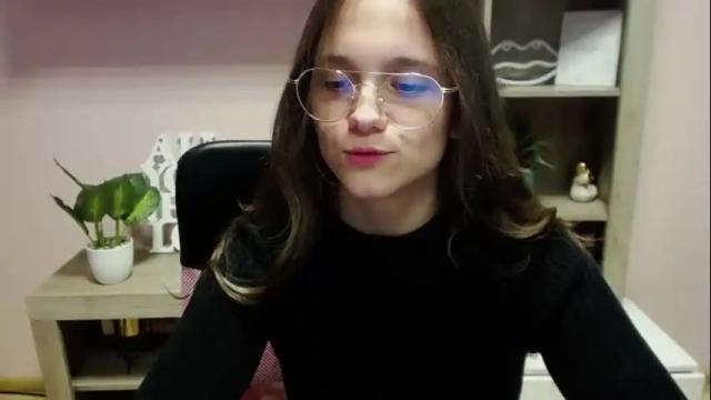 Image 12 of emilly_lust99 Stream on Chaturbate on 12 months ago