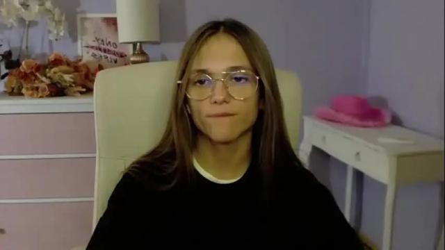 Image 2 of emilly_lust99 Stream on Chaturbate on 7 days ago