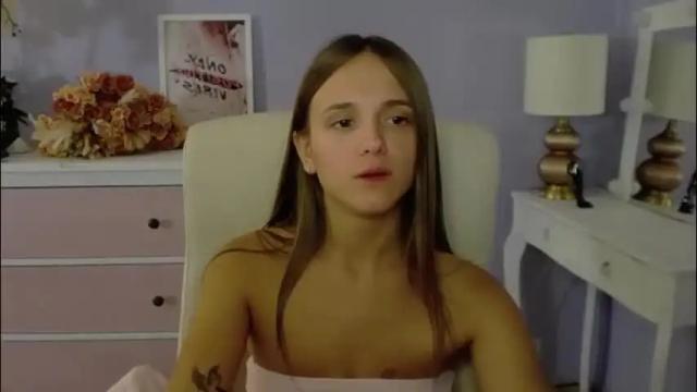 Image 3 of emilly_lust99 Stream on Chaturbate on 2 months ago