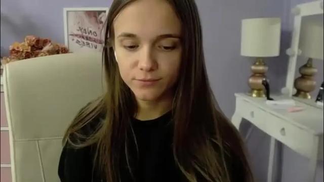 Image 8 of emilly_lust99 Stream on Chaturbate on 2 months ago