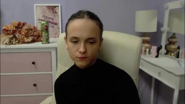 Image 4 of emilly_lust99 Stream on Chaturbate on 1 month ago