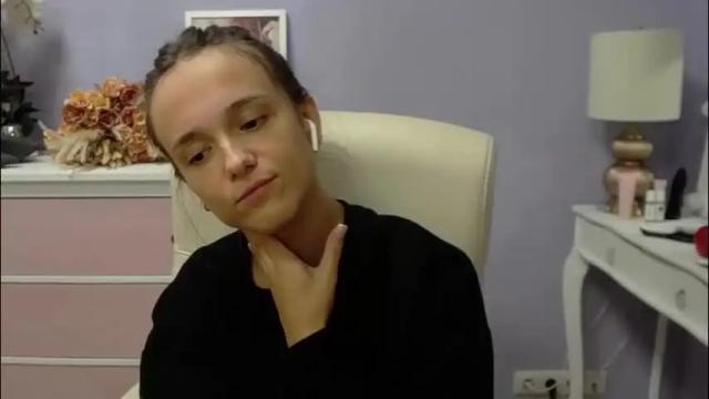 Image 3 of emilly_lust99 Stream on Chaturbate on 1 month ago