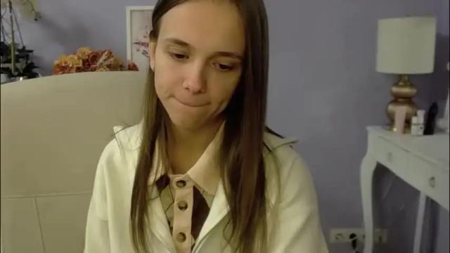 Image 3 of emilly_lust99 Stream on Chaturbate on 26 days ago