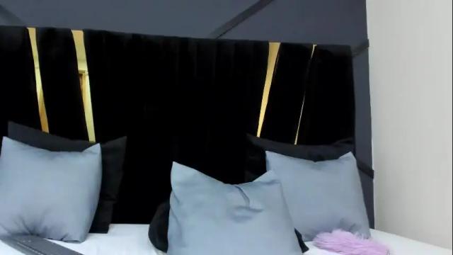 Image 12 of emilly_moonn Stream on Chaturbate on 1 month ago