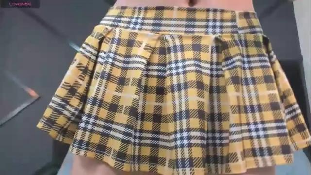 Image 7 of emilly_moonn Stream on Chaturbate on 1 month ago