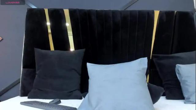 Image 10 of emilly_moonn Stream on Chaturbate on 29 days ago