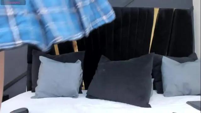 Image 3 of emilly_moonn Stream on Chaturbate on 28 days ago