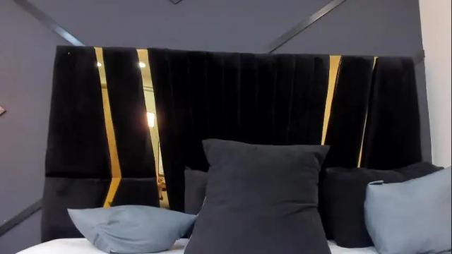 Image 8 of emilly_moonn Stream on Chaturbate on 25 days ago