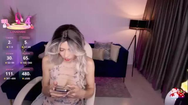 Image 2 of emilly_smith_1 Stream on Chaturbate on 11 days ago