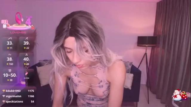 Image 3 of emilly_smith_1 Stream on Chaturbate on 2 days ago