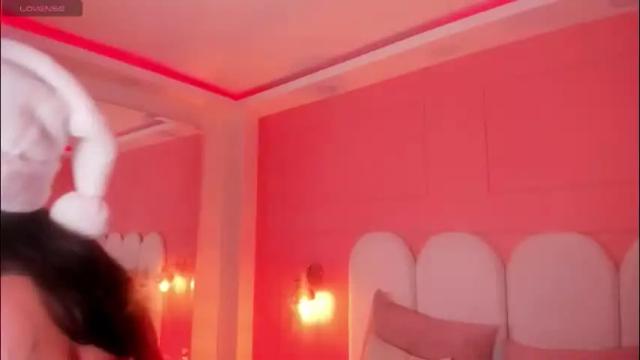 Image 6 of emilly_williamss Stream on Chaturbate on 10 days ago