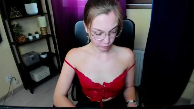 Image 3 of emilly_xkiss Stream on Chaturbate on 1 month ago
