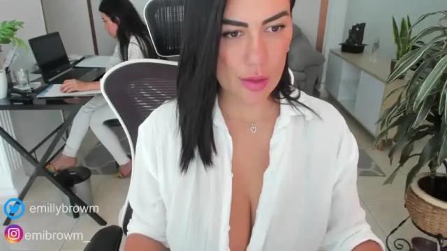 Image 8 of emillybrowm Stream on Chaturbate on 12 months ago