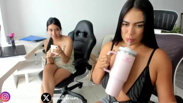 Image 2 of emillybrowm Stream on Chaturbate on 1 month ago
