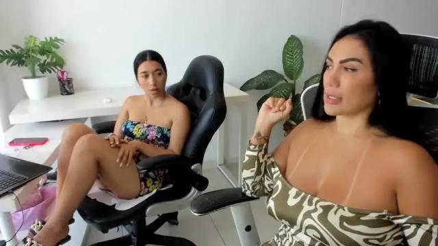 Image 2 of emillybrowm Stream on Chaturbate on 22 days ago