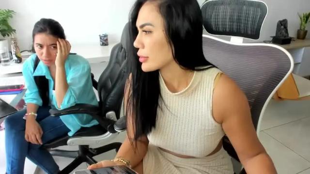 Image 11 of emillybrowm Stream on Chaturbate on 2 months ago