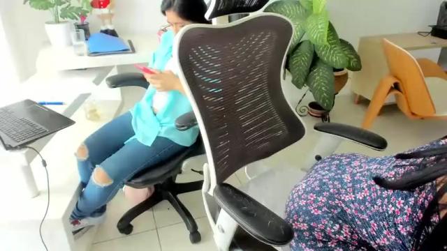 Image 3 of emillybrowm Stream on Chaturbate on 6 days ago