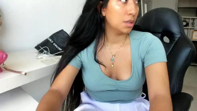 Image 10 of emillybrowm Stream on Chaturbate on 14 hours ago