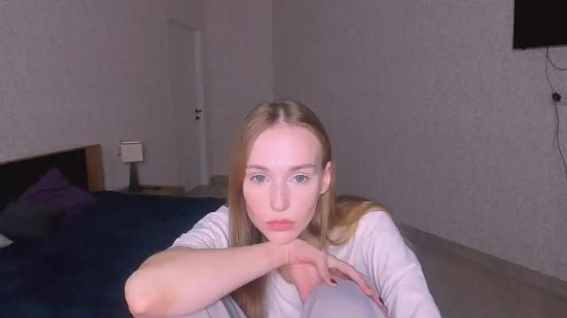 Image 10 of emillyclark90 Stream on Chaturbate on 21 months ago