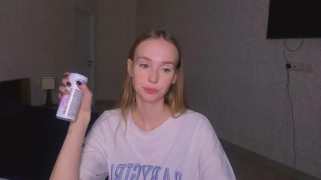Image 2 of emillyclark90 Stream on Chaturbate on 21 months ago