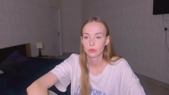 Image 8 of emillyclark90 Stream on Chaturbate on 21 months ago