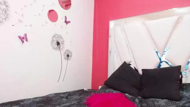 Image 12 of emillycollins Stream on Chaturbate on 20 months ago