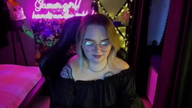 Thumbnail 2, emillydarkgirl's Stream at Chaturbate, 18 months ago