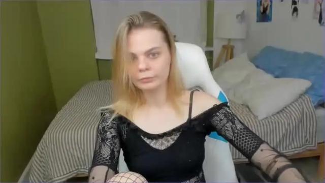 Image 2 of emillyjoyce Stream on Chaturbate on 14 months ago