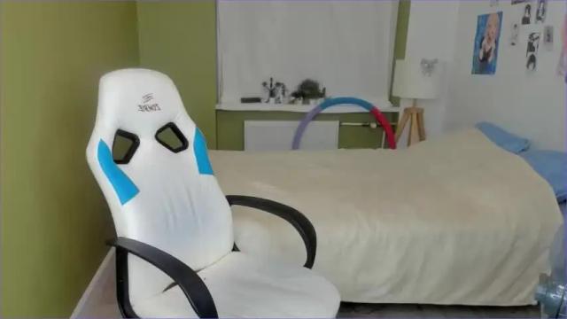 Thumbnail 1, emillyjoyce's Stream at Chaturbate, 13 months ago