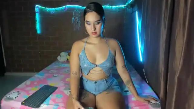 Image 2 of emillymillers Stream on Chaturbate on 21 months ago