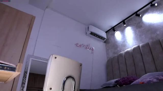 Image 7 of emily_____ Stream on Chaturbate on 22 days ago
