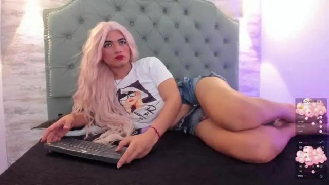 Image 7 of emily__castillo Stream on Chaturbate on 12 months ago